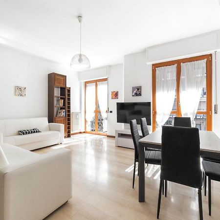 Cenisio M5 Lovely Apartment - With Balcony! Milan Exterior photo