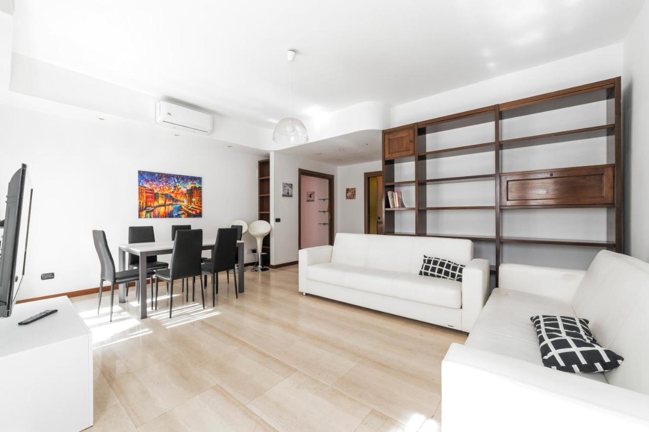 Cenisio M5 Lovely Apartment - With Balcony! Milan Exterior photo